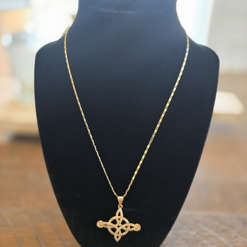 Elegant 18kGold Over Silver Pendant Necklace